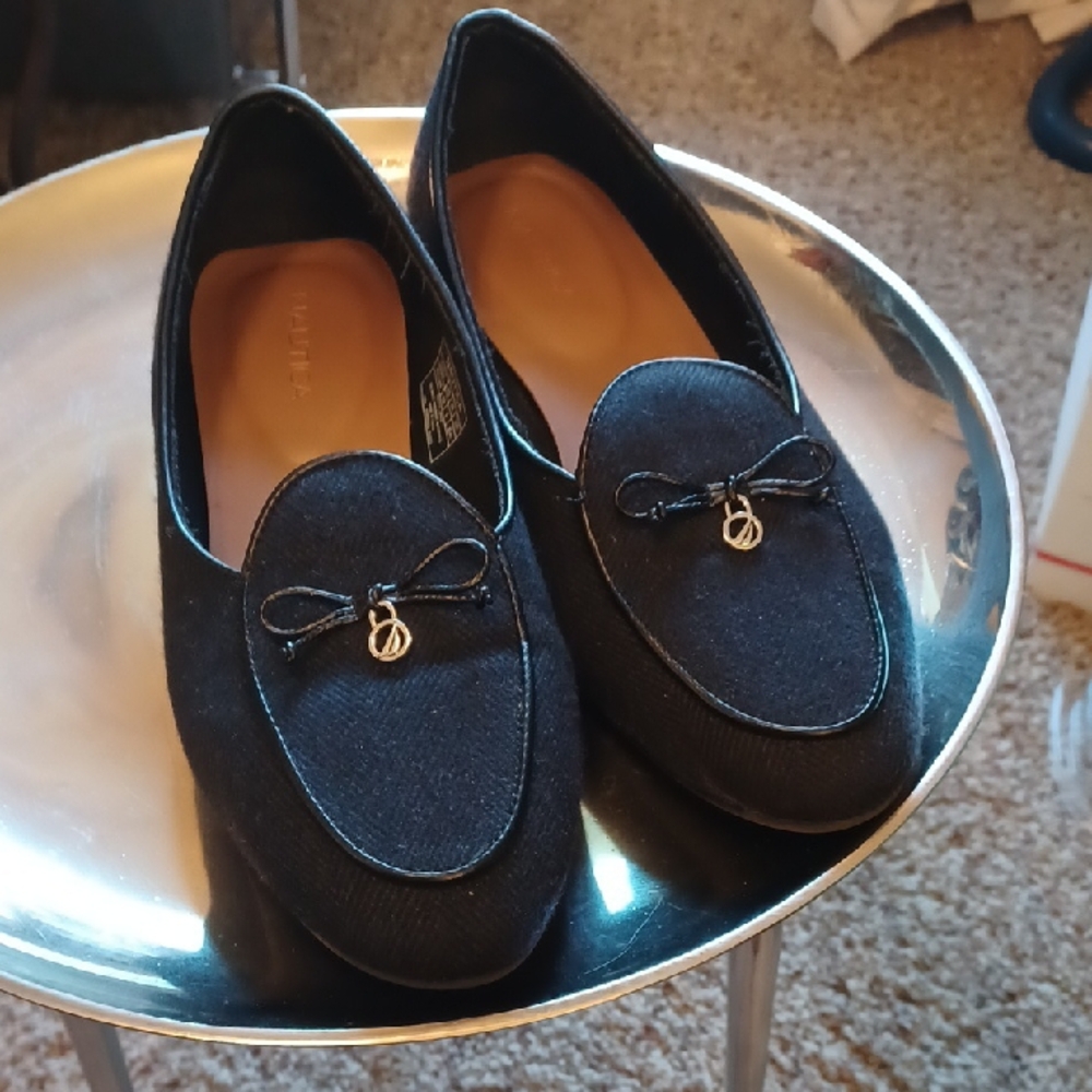 Nautica Navy Blue Flats